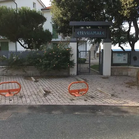 Aparthotel Etruriamare *